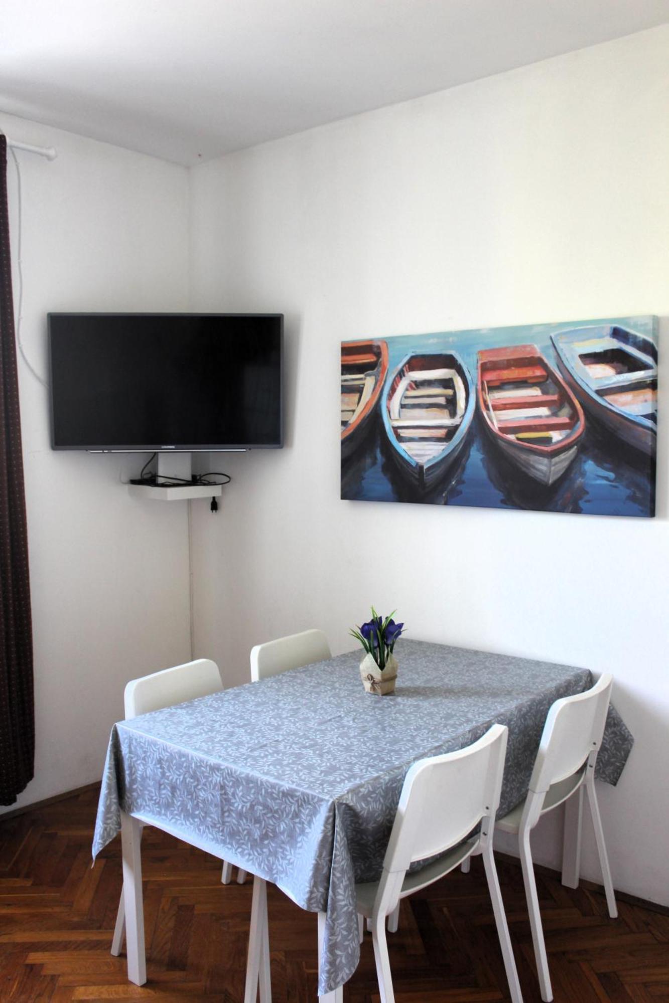 Family Jimmy - Center Apartment Pag Town